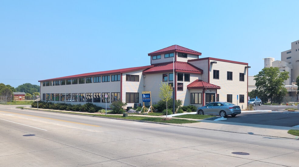 More Photos Of 112 7th St NE, Rochester Medical For Lease