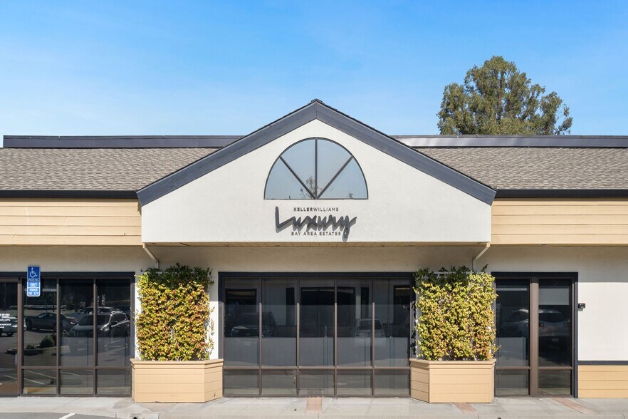 Primary Photo Of 12820-12840 Saratoga-Sunnyvale Rd, Saratoga Office For Lease