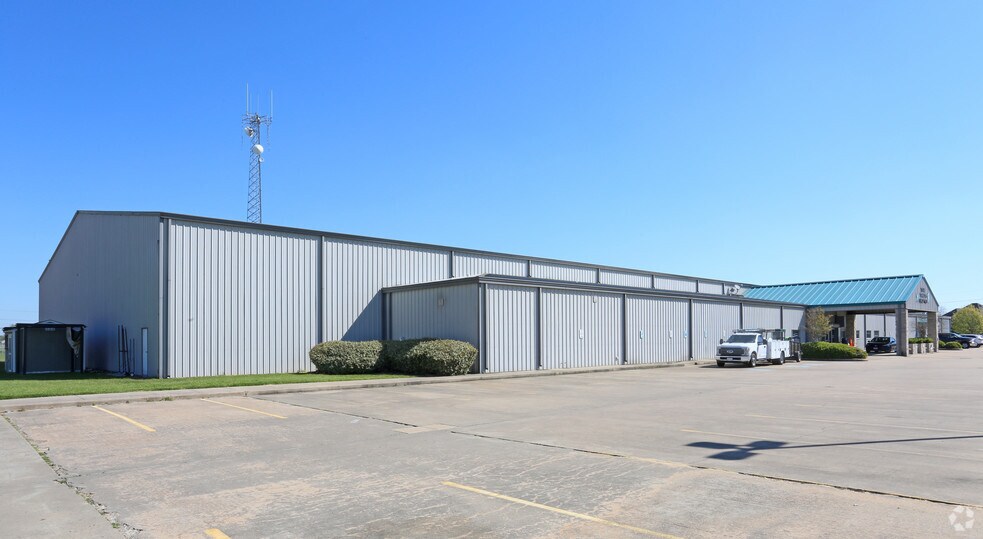 More Photos Of 8835 Wheat Cross Dr, Houston Freestanding For Lease