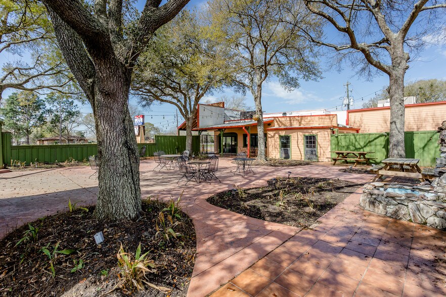 More Photos Of 15407 Highway 36, Needville Restaurant For Sale