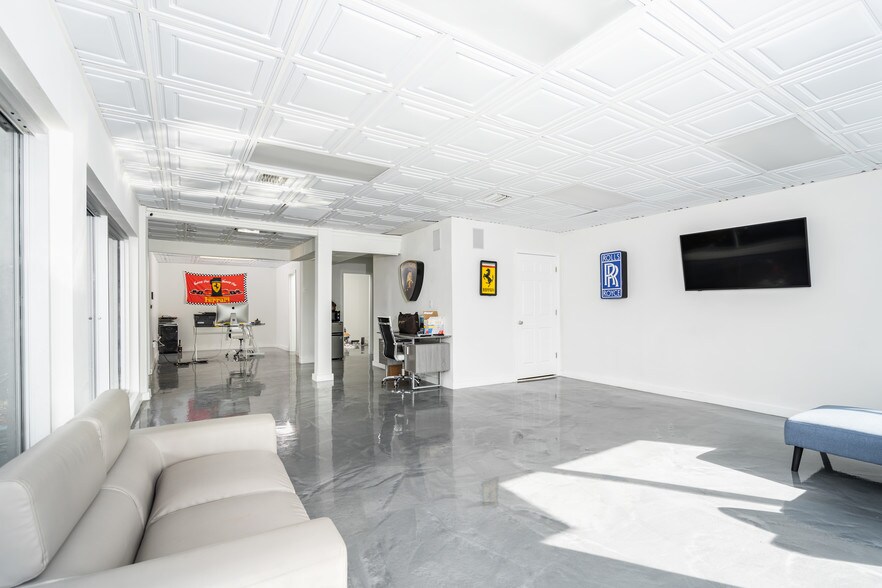 More Photos Of 535 NW 29th St, Miami Warehouse For Sale