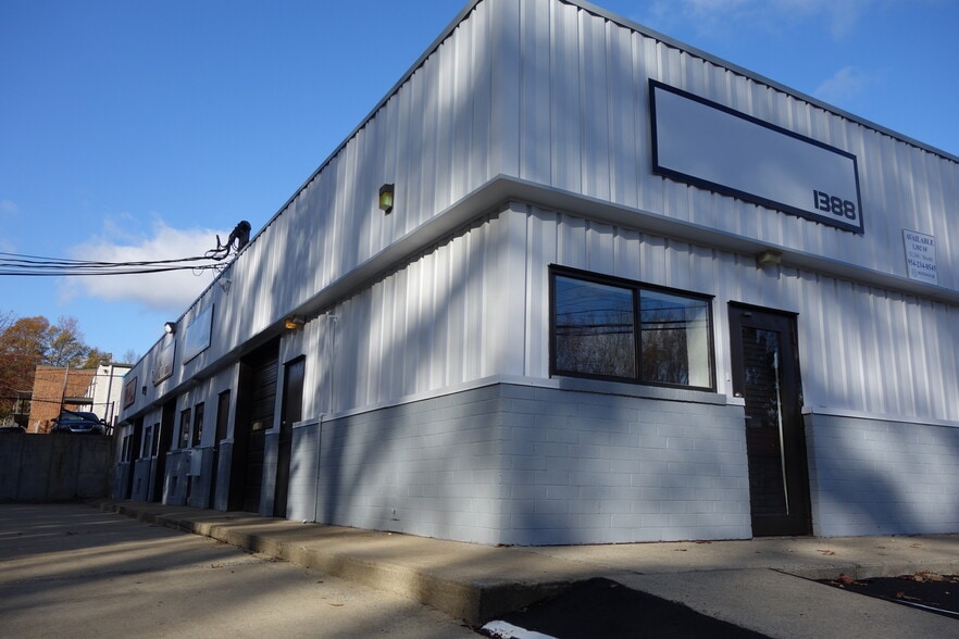 More Photos Of 1388 Chattahoochee Ave, Atlanta Light Distribution For Lease