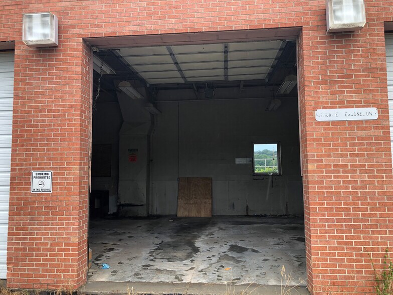 More Photos Of 21101 E State Route 78, Independence Light Distribution For Lease