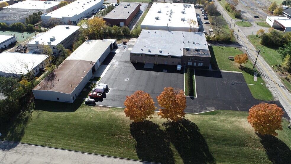 More Photos Of 28041 N Bradley Rd, Lake Forest Warehouse For Lease