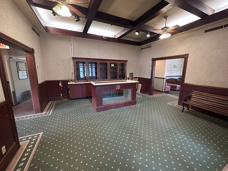 More Photos Of 2617 N Main St, Sheridan Freestanding For Sale