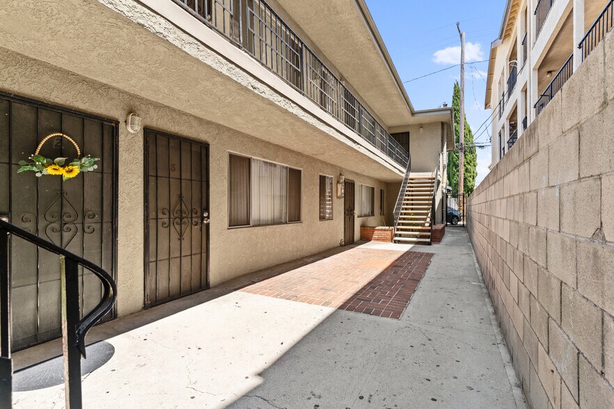 More Photos Of 1036 Saint Louis Ave, Long Beach Apartments For Sale