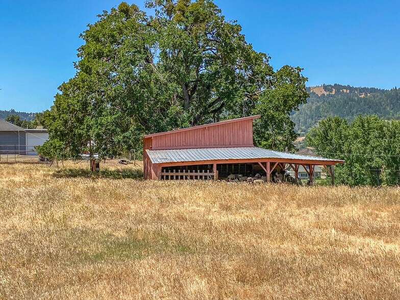 More Photos Of 8017 Old Highway 99 N, Roseburg Distribution For Sale