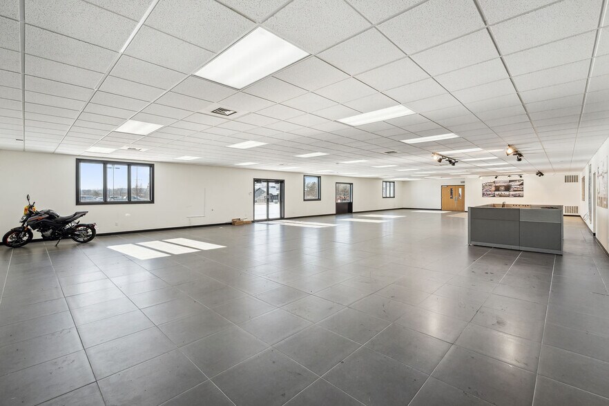 More Photos Of 1375 E Main St, Reedsburg Freestanding For Lease