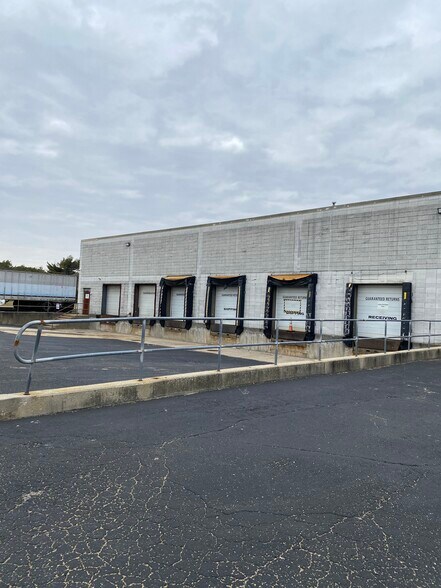 More Photos Of 100 Colin Dr, Holbrook Distribution For Lease