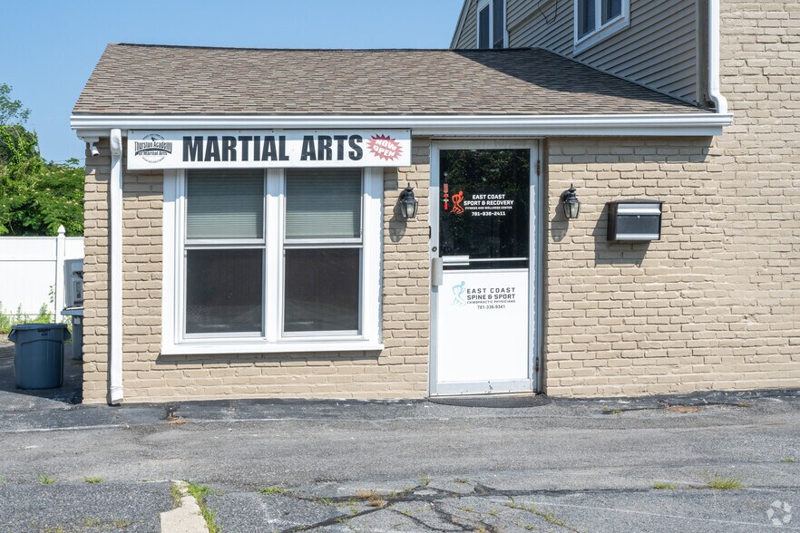 More Photos Of 55-R Main St, Kingston Freestanding For Sale