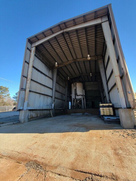 More Photos Of 516 Hwy 177 N, Hamlet Industrial For Sale