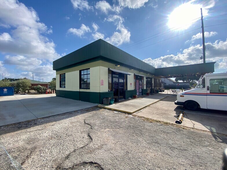 More Photos Of 6199 39th St, Groves Office For Sale