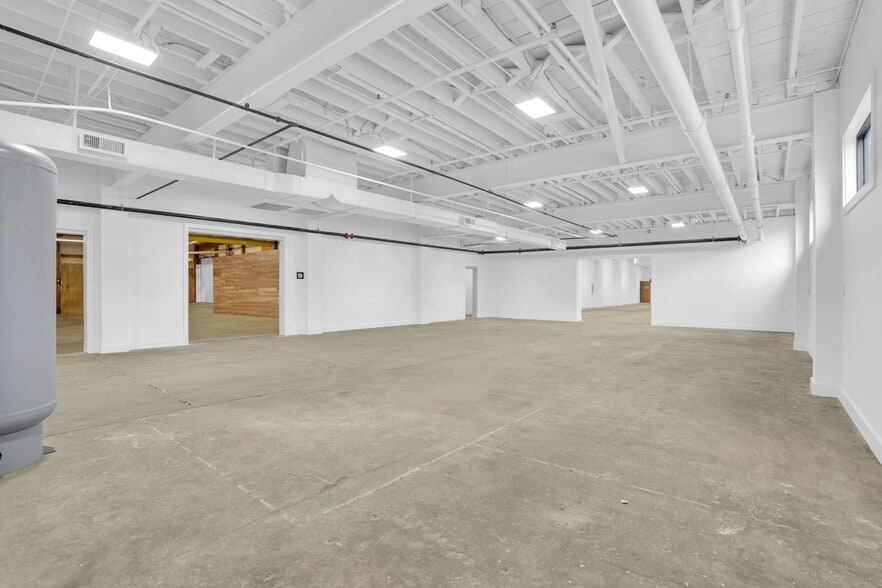 More Photos Of 1109 E Ozark Ave, Gastonia Warehouse For Lease