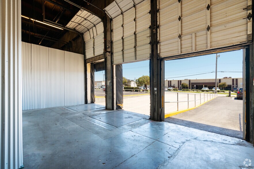More Photos Of 233 E Harris Ave, South San Francisco Manufacturing For Lease