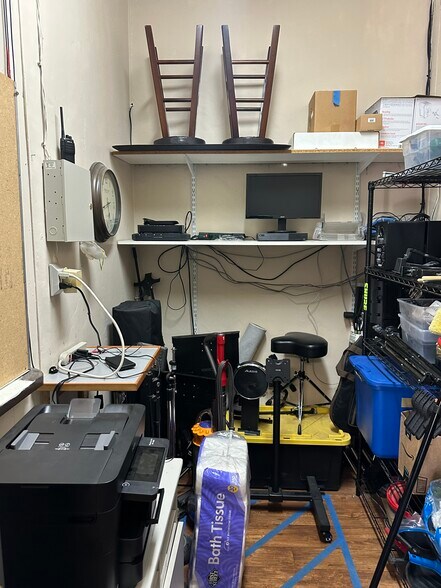 More Photos Of 1001 W Noble Ave, Visalia Specialty For Sale