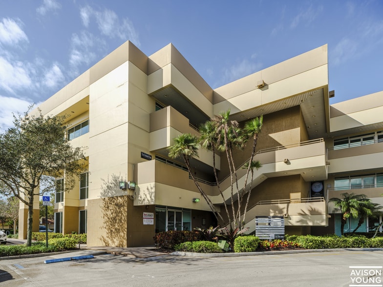 Primary Photo Of 1625 N Commerce Pky, Weston Medical For Lease