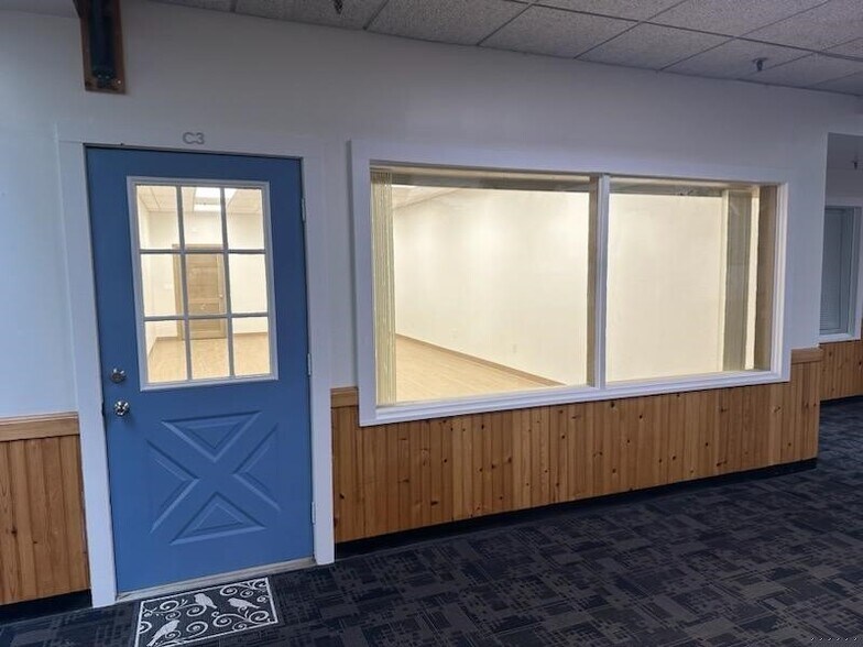 More Photos Of 140 Point Judith Rd, Narragansett Storefront Retail Office For Sale