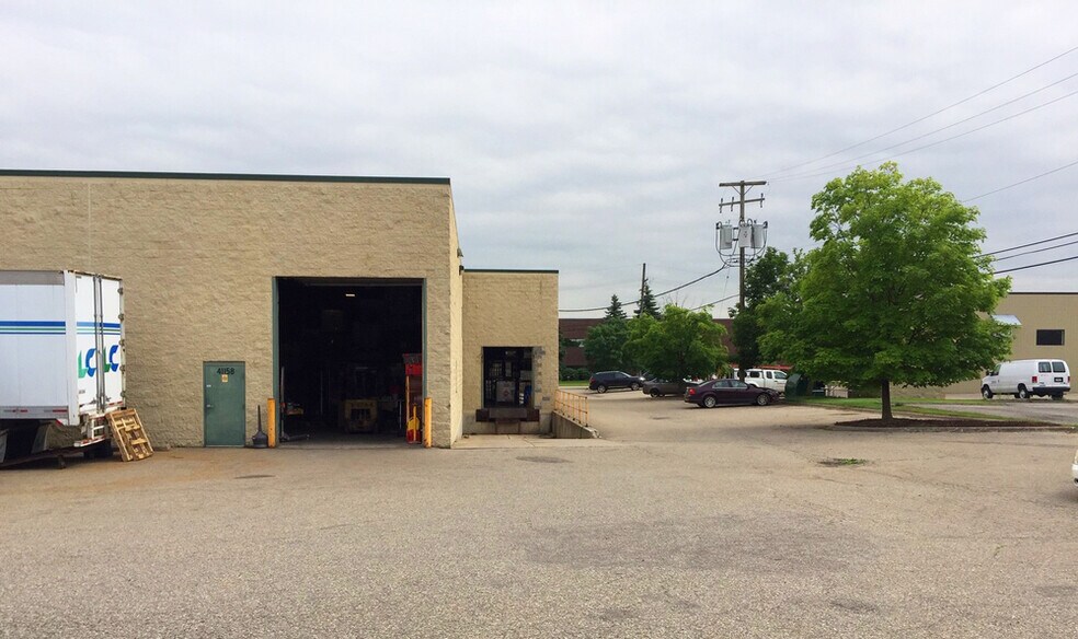 More Photos Of 41158 Koppernick Rd, Canton Township Warehouse For Lease