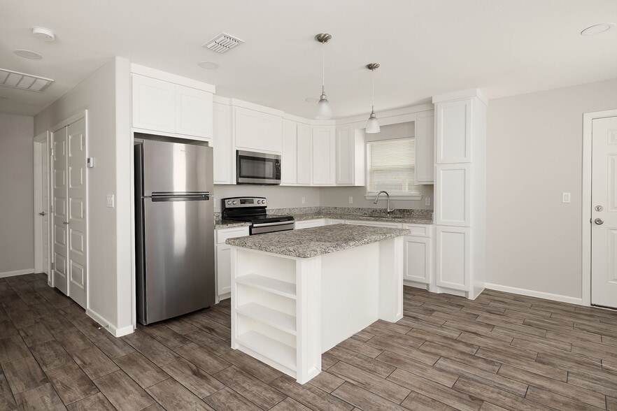 More Photos Of 1409 Alta Vista Dr, Progreso Lakes Multifamily For Sale