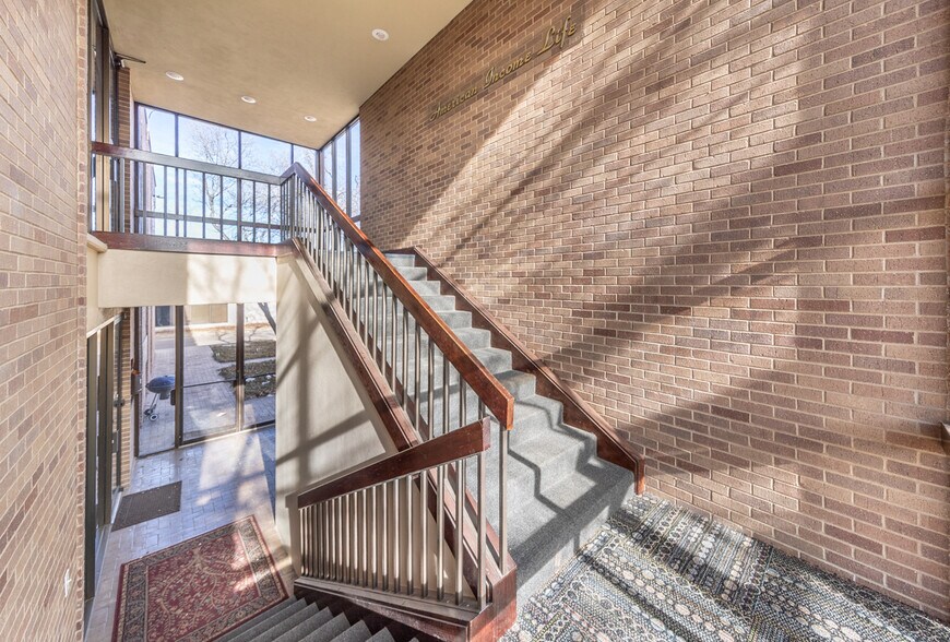 More Photos Of 23 Briercroft Office Park, Lubbock Office For Lease