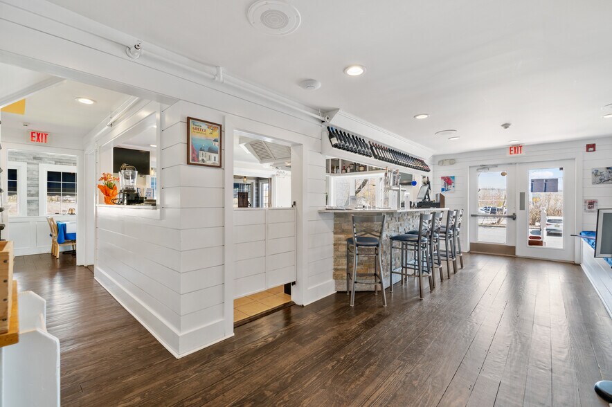 More Photos Of 3225 Sound Ave, Riverhead Storefront Retail Office For Sale