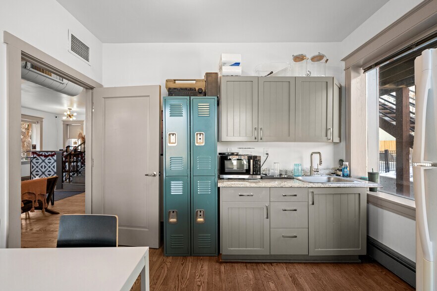 More Photos Of 2845 Wyandot St, Denver Freestanding For Sale