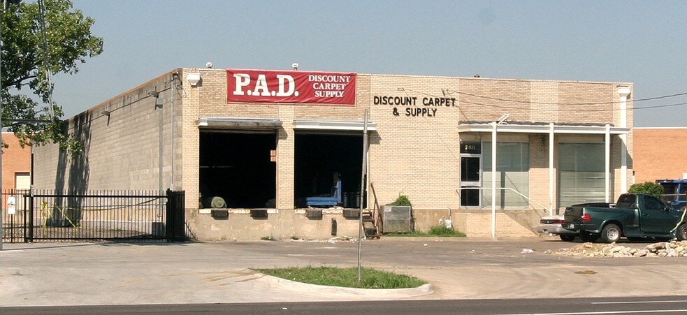 More Photos Of 2611 Irving Blvd, Dallas Distribution For Lease