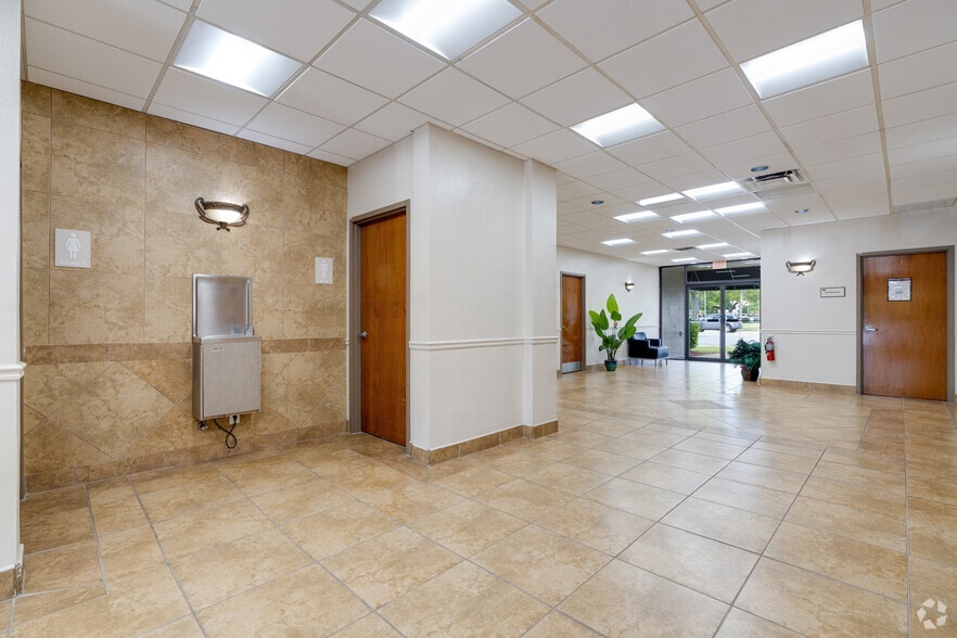 More Photos Of 616 E Altamonte Dr, Altamonte Springs Medical For Lease
