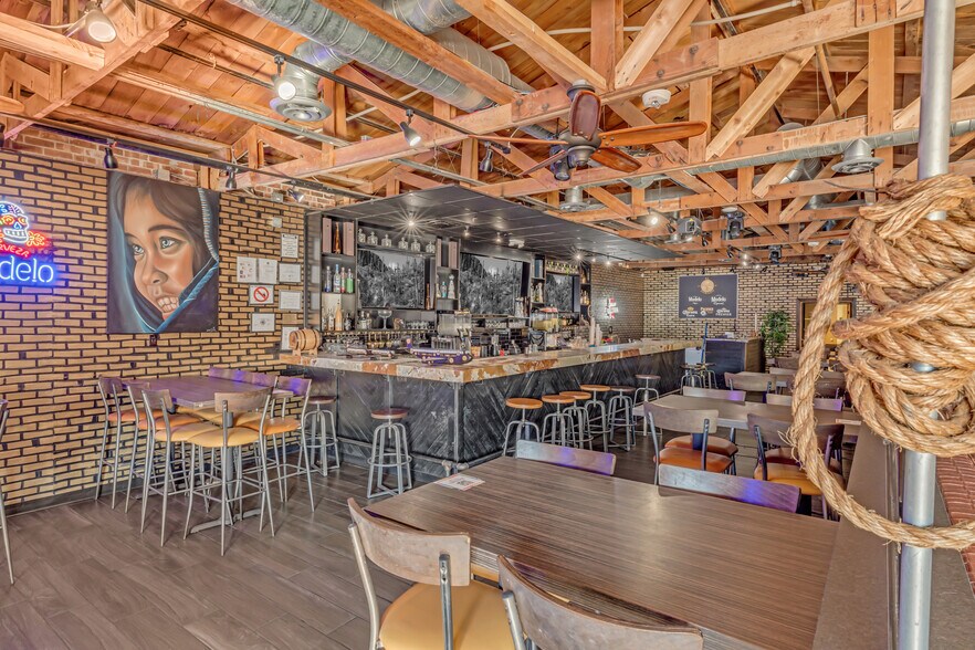 More Photos Of 5912 W Glendale Ave, Glendale Freestanding For Sale