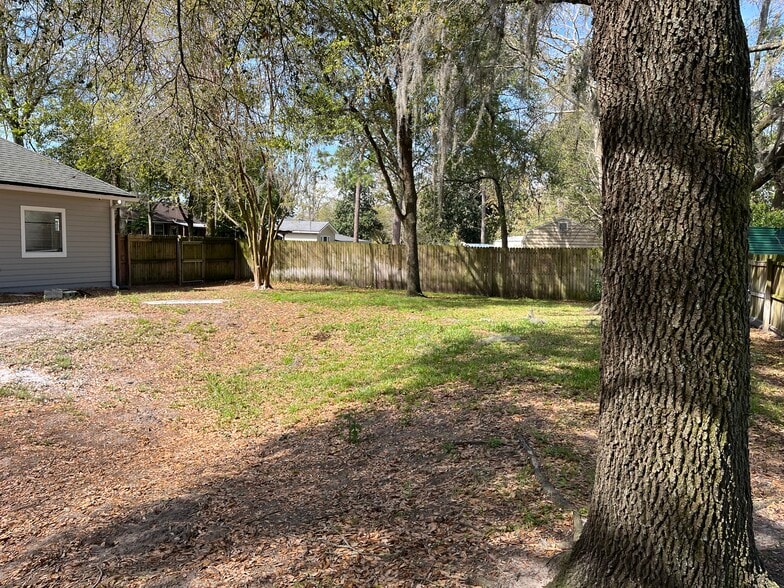 More Photos Of 8141 Ramona Blvd, Jacksonville Medical For Lease