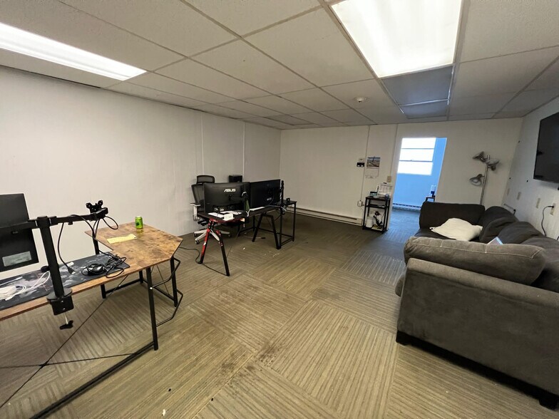 More Photos Of 103 Glenham Ave, Warwick Warehouse For Sale