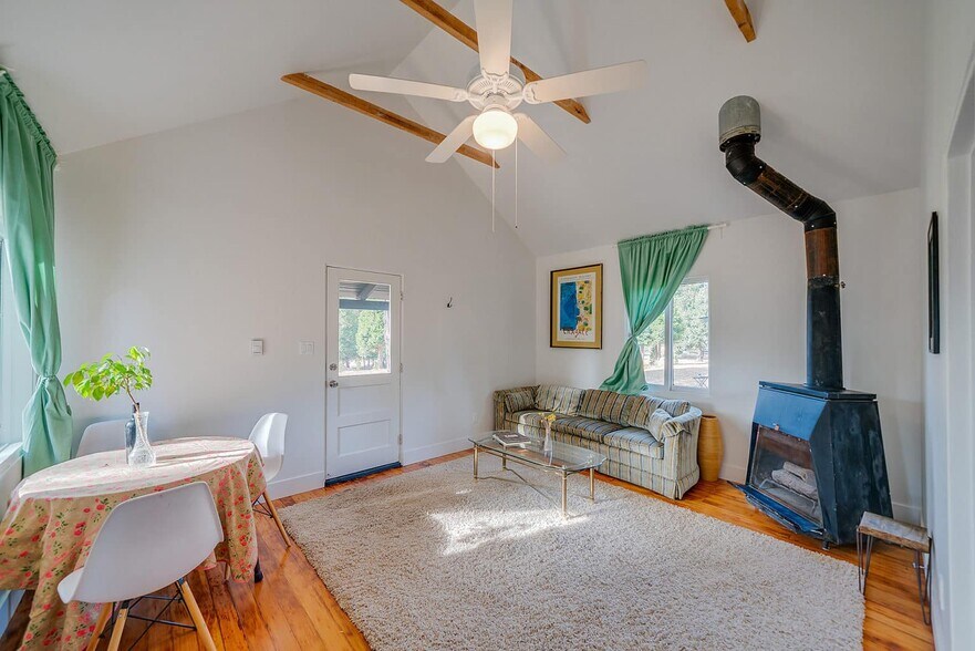 More Photos Of 25807 State Highway 189, Twin Peaks Hotel For Sale