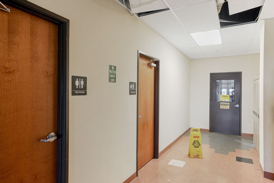 More Photos Of 1852 Fescue St SE, Albany Office For Sale