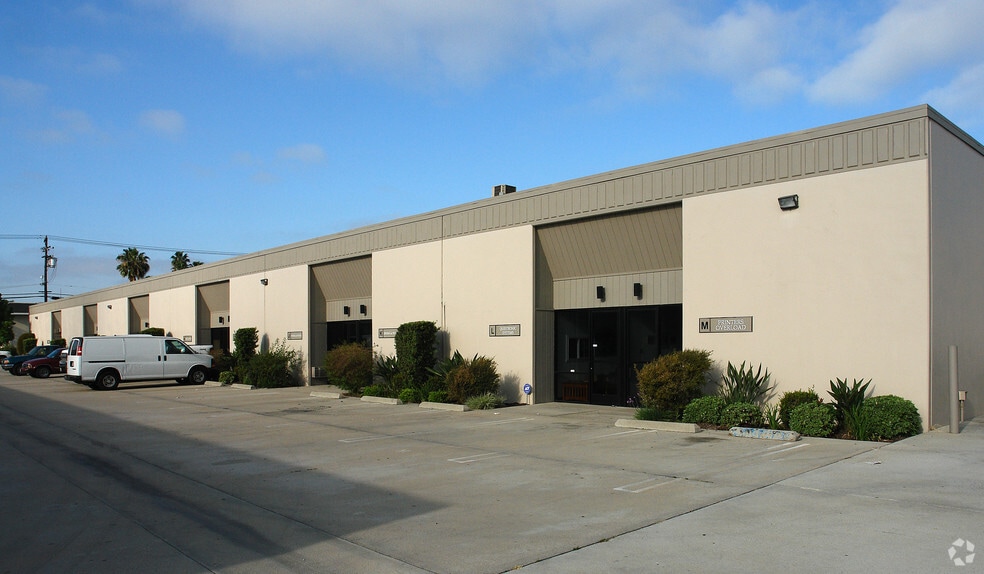 More Photos Of 2021 E Via Burton, Anaheim Warehouse For Lease