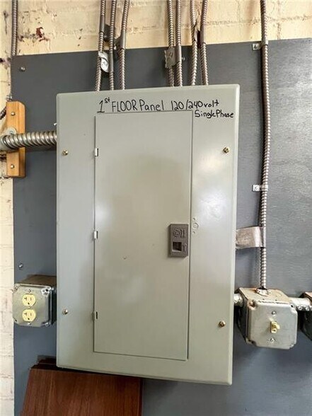 More Photos Of 119 E Wayne St, Butler Office Residential For Sale