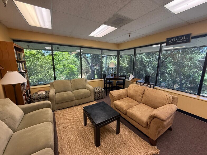 More Photos Of 4330 Auburn Blvd, Sacramento Office For Sale
