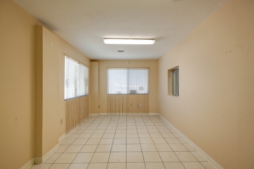 More Photos Of 11613 NW Grand Ave, El Mirage Light Distribution For Sale