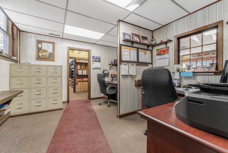 More Photos Of 5 Larison Ln, Ringoes Storefront Retail Office For Sale