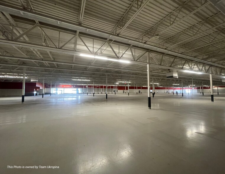 More Photos Of 1200 Main St, Bishop Freestanding For Lease