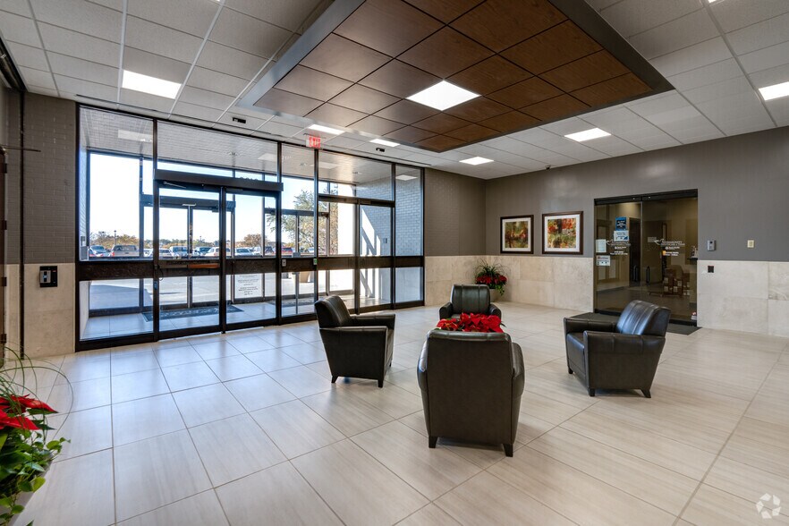 More Photos Of 6100 Western Pl, Fort Worth Unknown For Lease