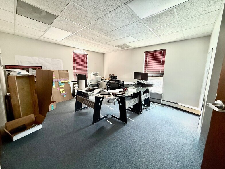 More Photos Of 624 S Prince St, Lancaster Flex For Sale