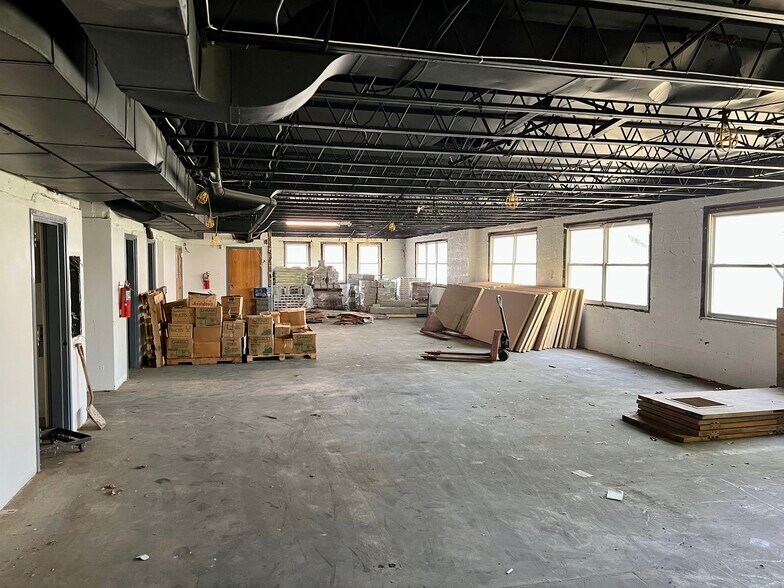 More Photos Of 7820 Reading Rd, Cincinnati Warehouse For Lease