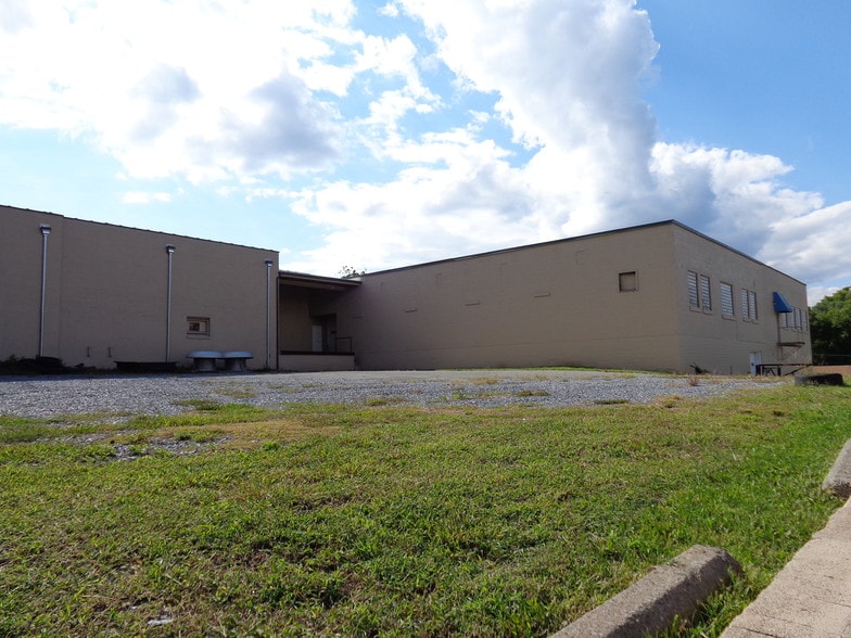 More Photos Of 1811 Memorial Ave, Lynchburg Storefront For Lease