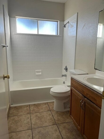 More Photos Of 75 N Hebbron Ave, Salinas Apartments For Sale
