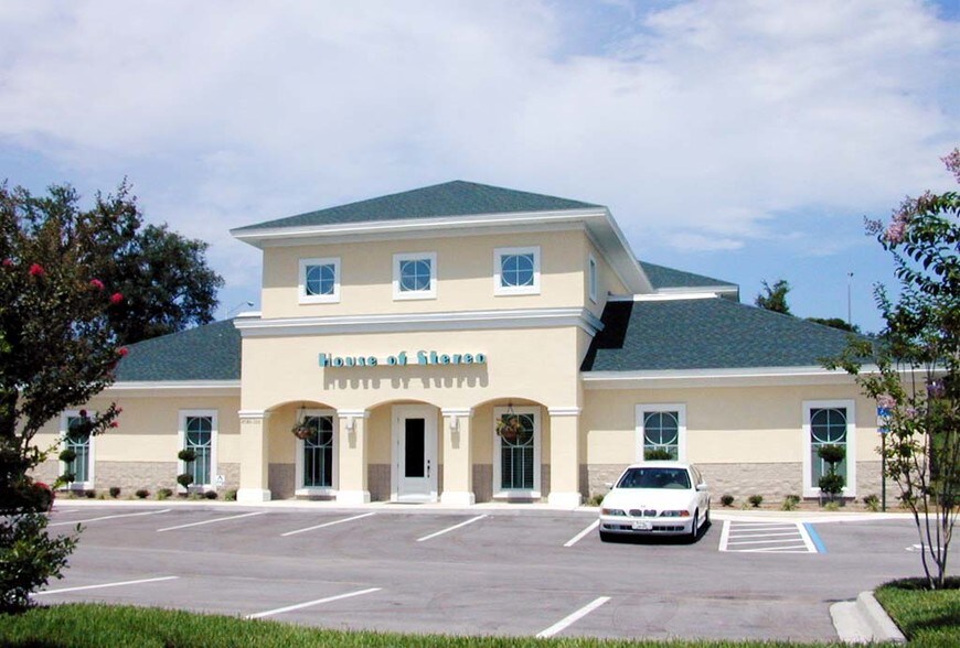 More Photos Of 8780 Perimeter Park Ct, Jacksonville Storefront Retail Office For Lease