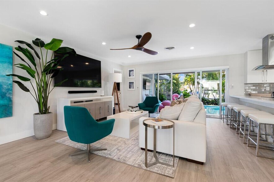 More Photos Of 5821 NE 14th Way, Fort Lauderdale Flex For Sale