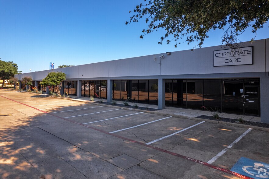 More Photos Of 2154 W Northwest Hwy, Dallas Unknown For Lease
