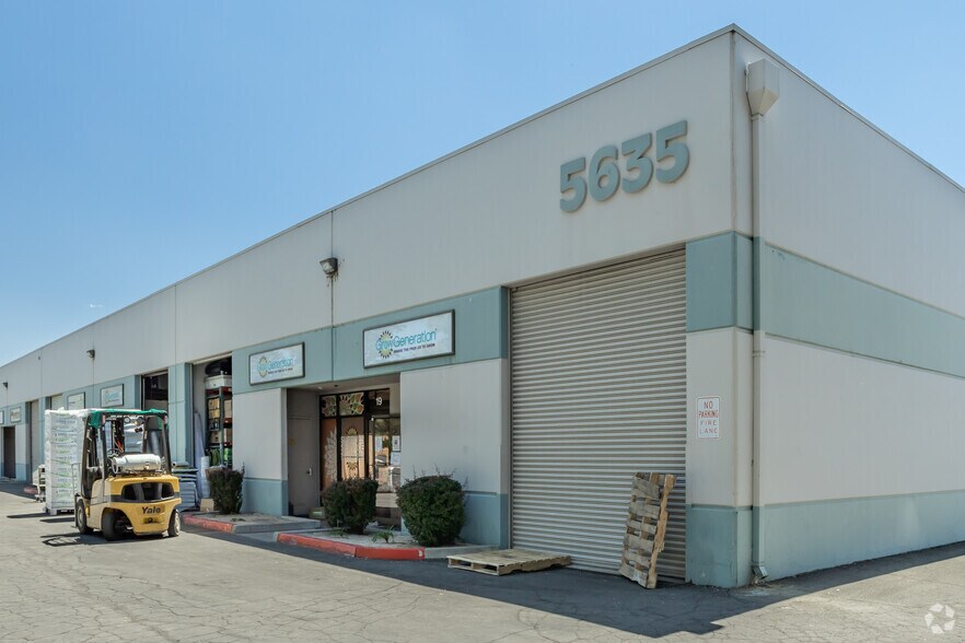 More Photos Of 5635 Riggins Ct, Reno Warehouse For Lease