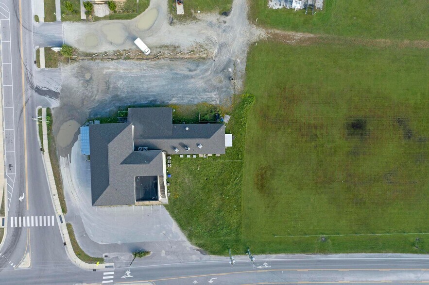 More Photos Of 404 Roland Ave, Surf City Restaurant For Sale