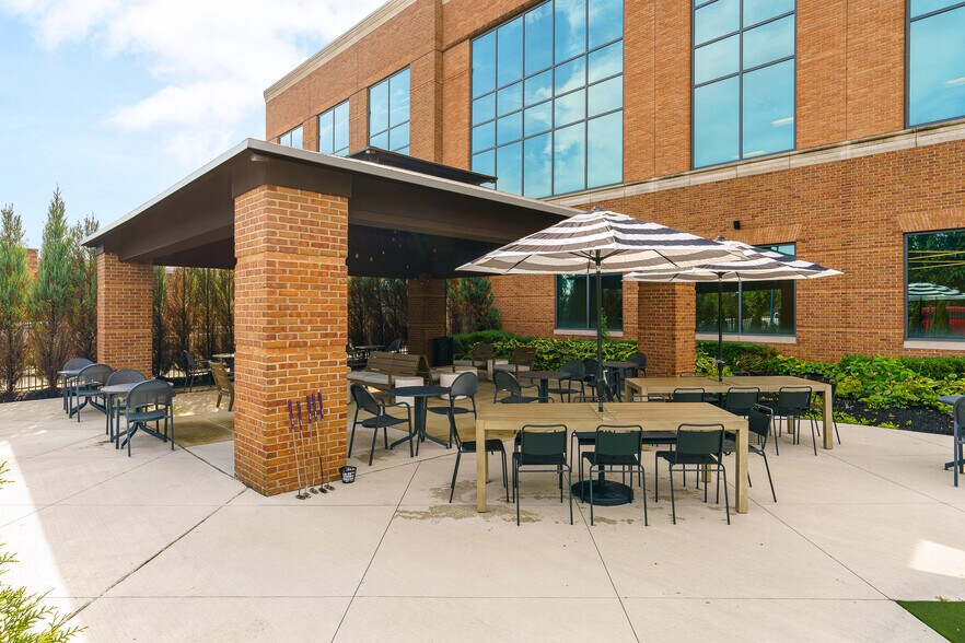 More Photos Of 3100 Easton Square Pl, Columbus Office For Lease